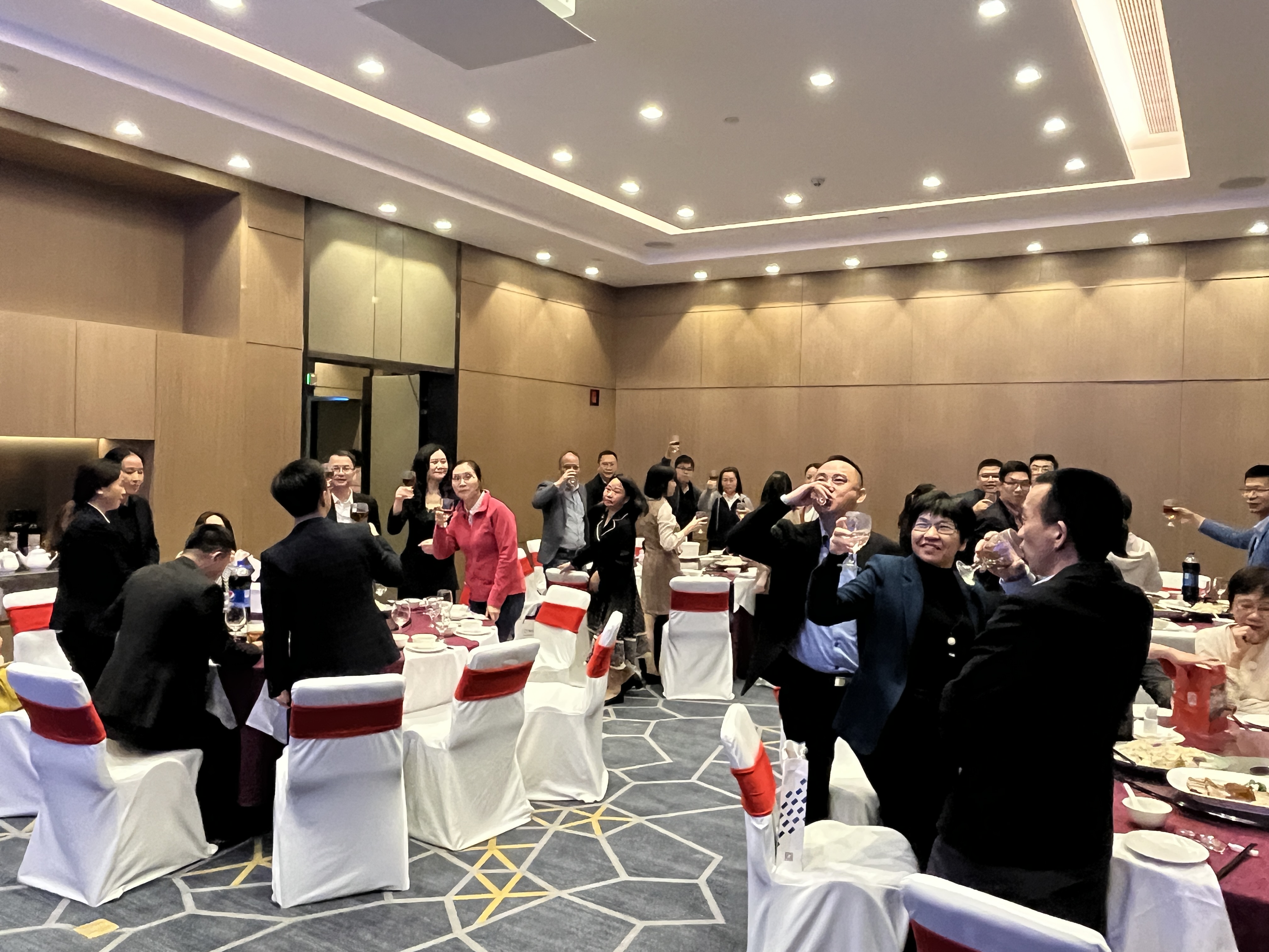 9-2 全場(chǎng)敬酒.JPG